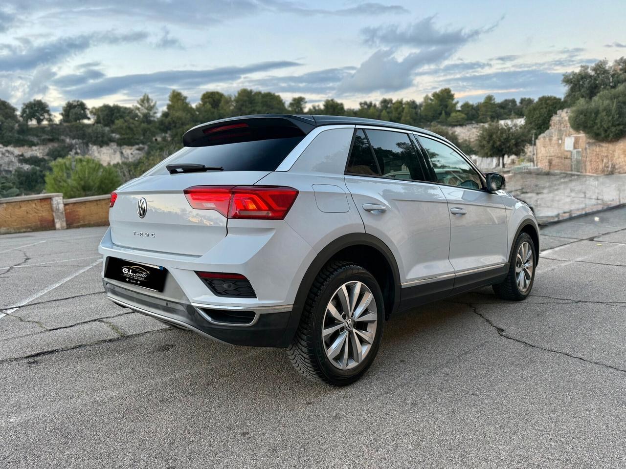 Volkswagen T-Roc/1.0 TSI 116 CV/CAR PLAY/CERCHI 17"/NEO