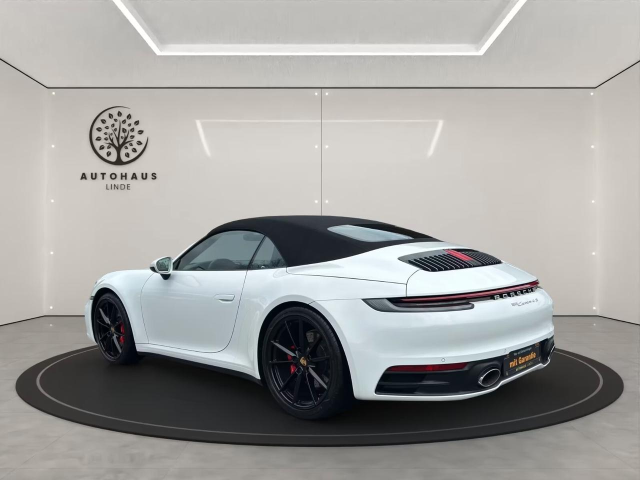 Porsche 992 911 Carrera 4S Cabriolet