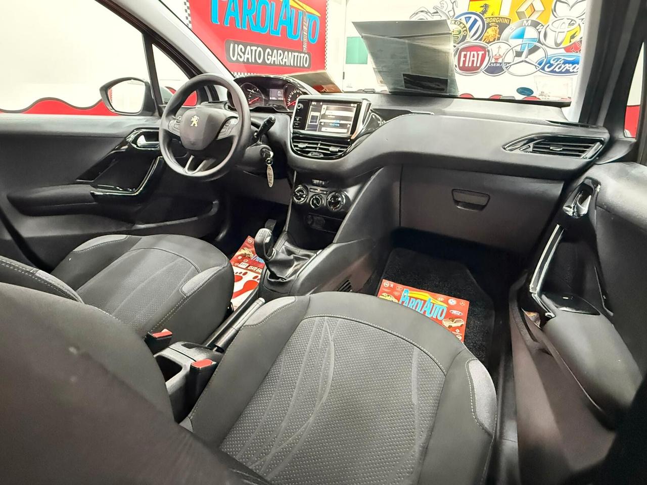 Peugeot 208 1.4 HDi 68cv Allure - 2013