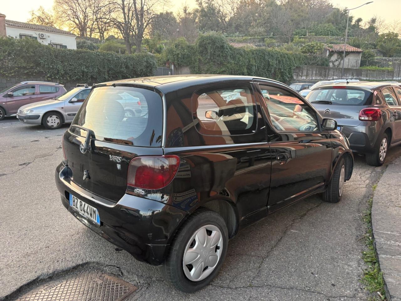 Toyota Yaris 1.4 tdi D-4D cat 3 porte Sol