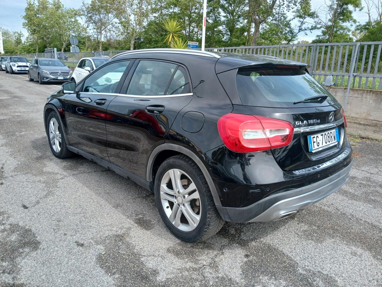 Mercedes-benz GLA 180 d Premium