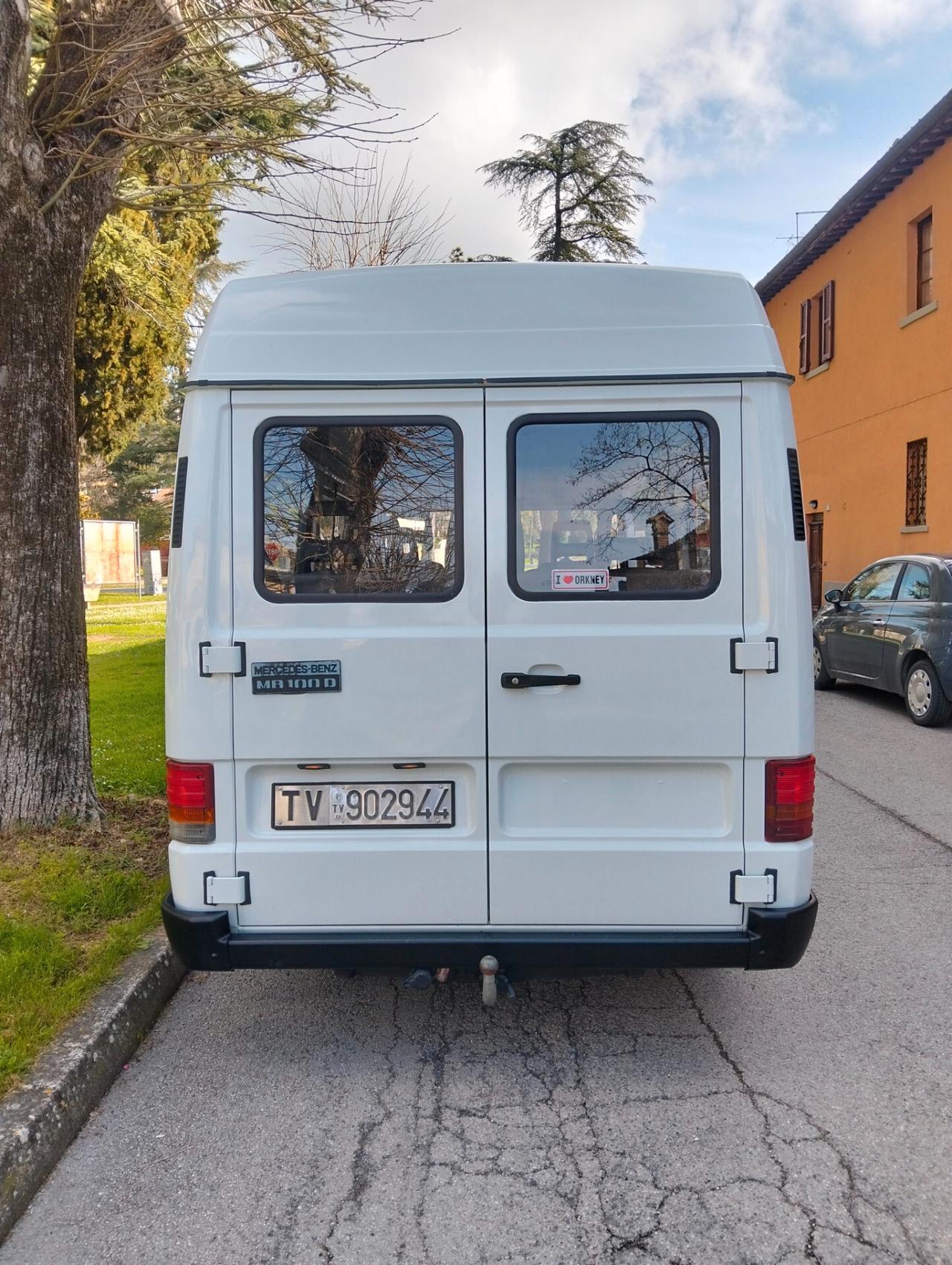 Mercedes-benz MB 100 9 posti