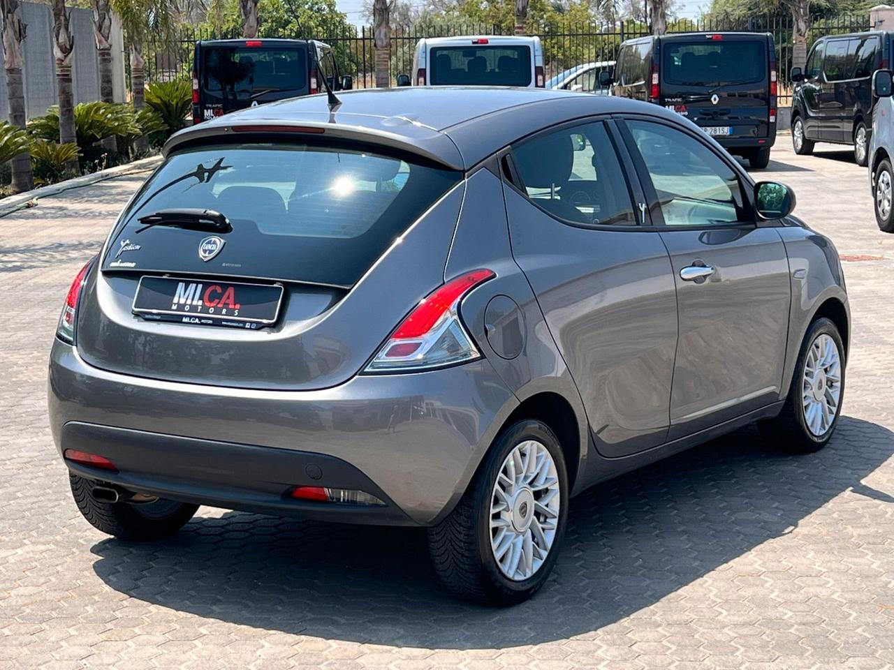 Lancia Ypsilon 1.3 MJT 16V 95 CV 5 porte S&S Silver
