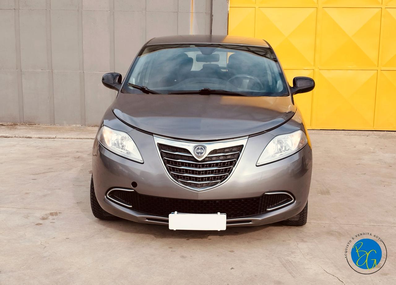 Lancia Ypsilon 1.2 69 CV 5 porte Silver