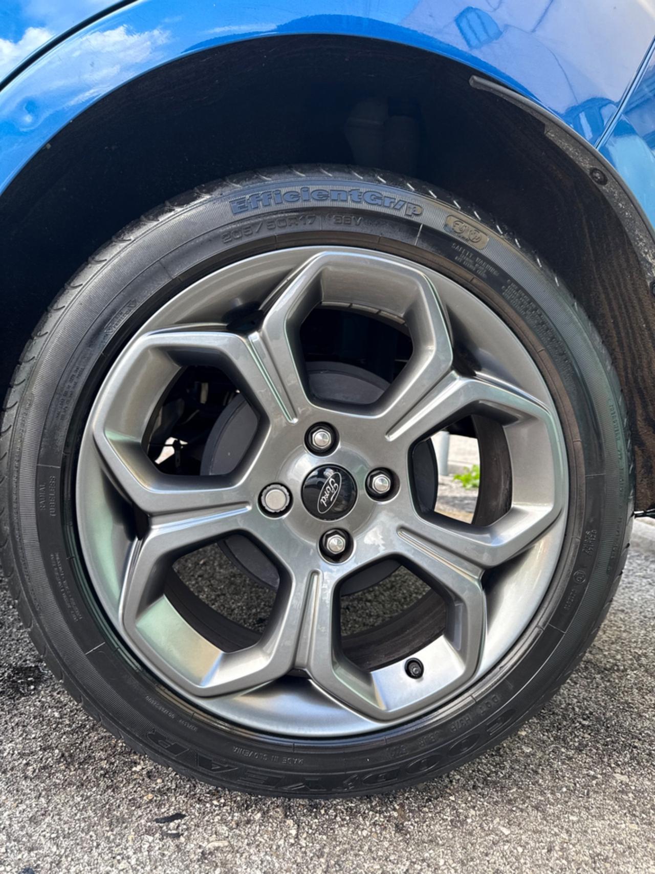 Ford EcoSport ST-Line Plus - 25000KM