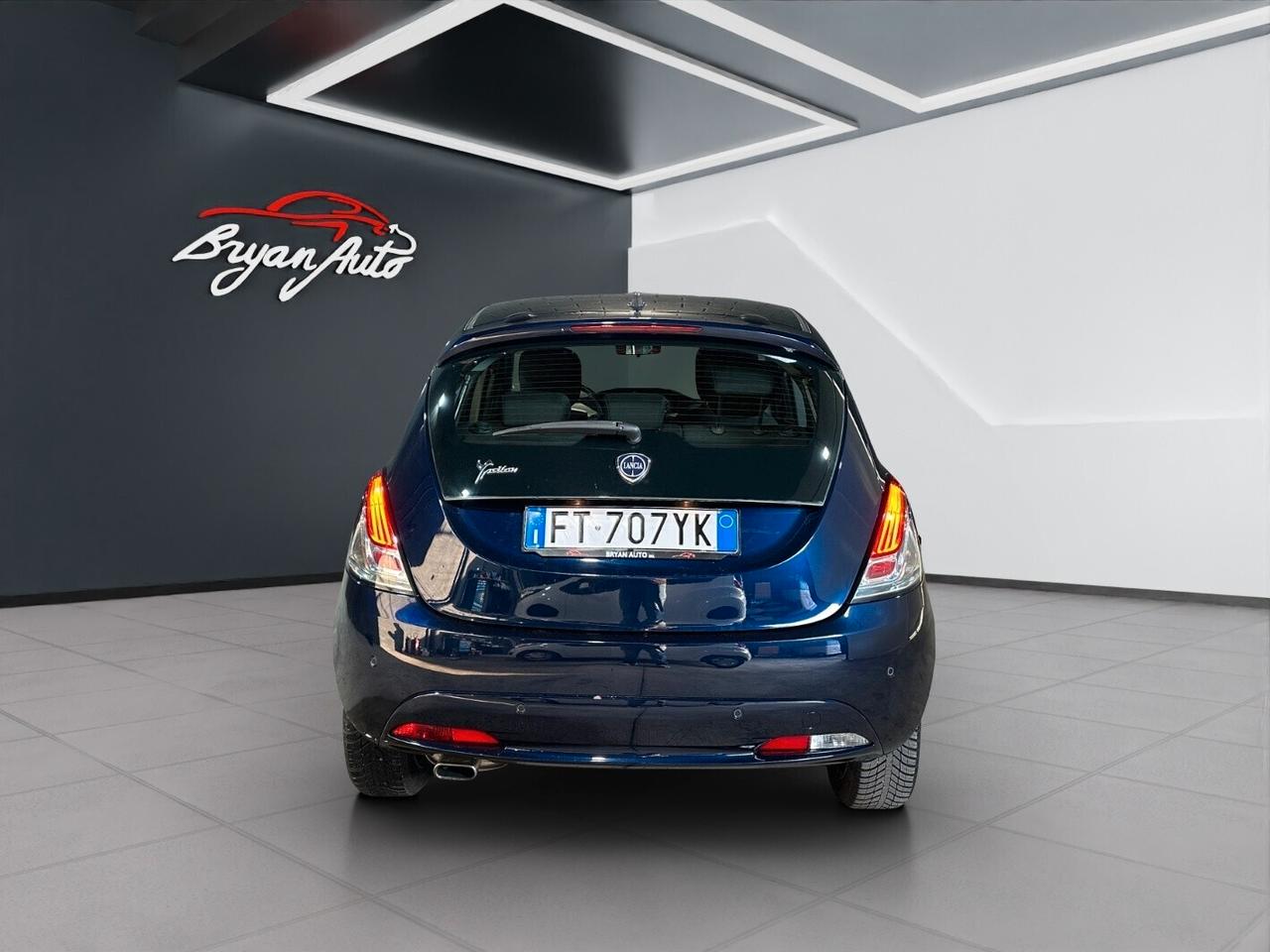 Lancia Ypsilon 1.2 69 CV 5 porte S&S Platinum IVA ESPOSTA