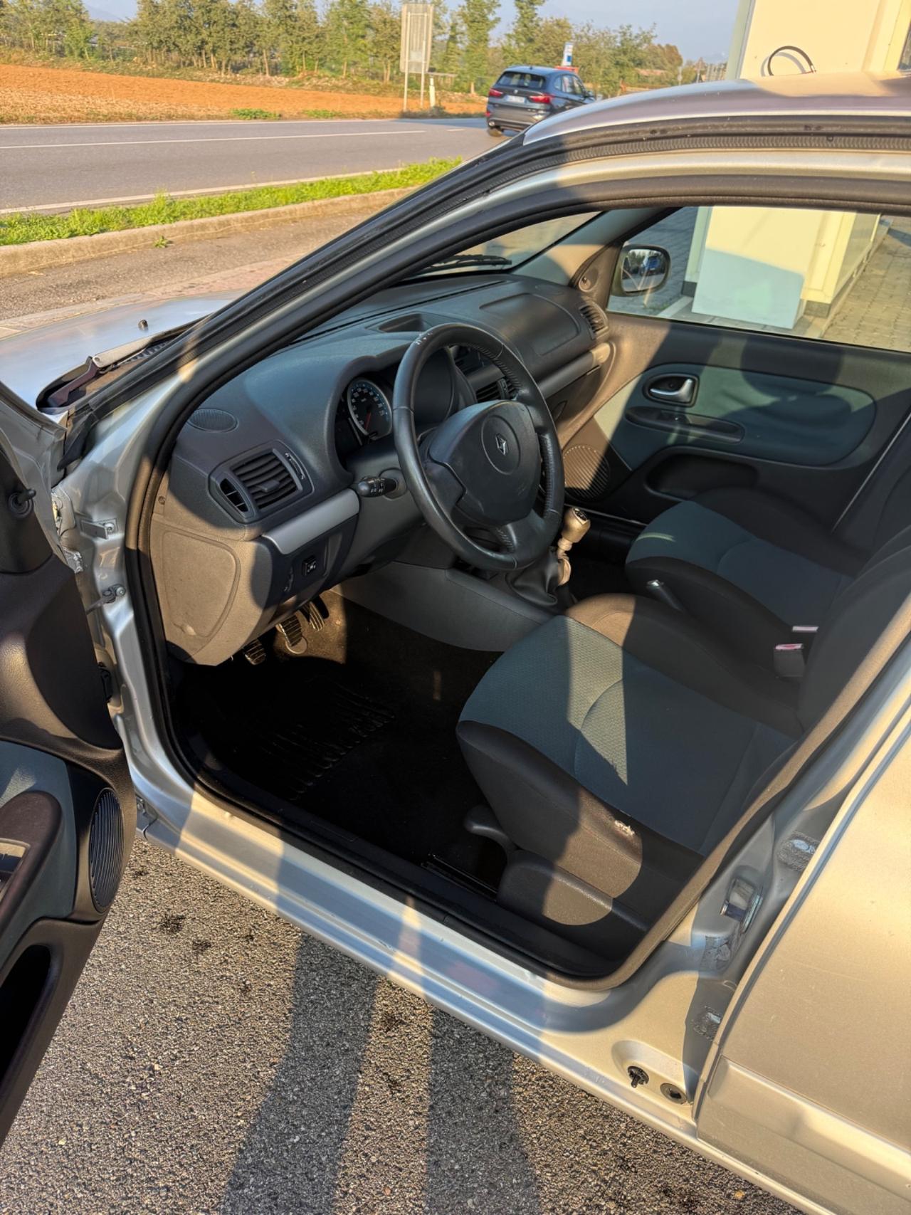 Renault Clio 1.2 16V 5 porte