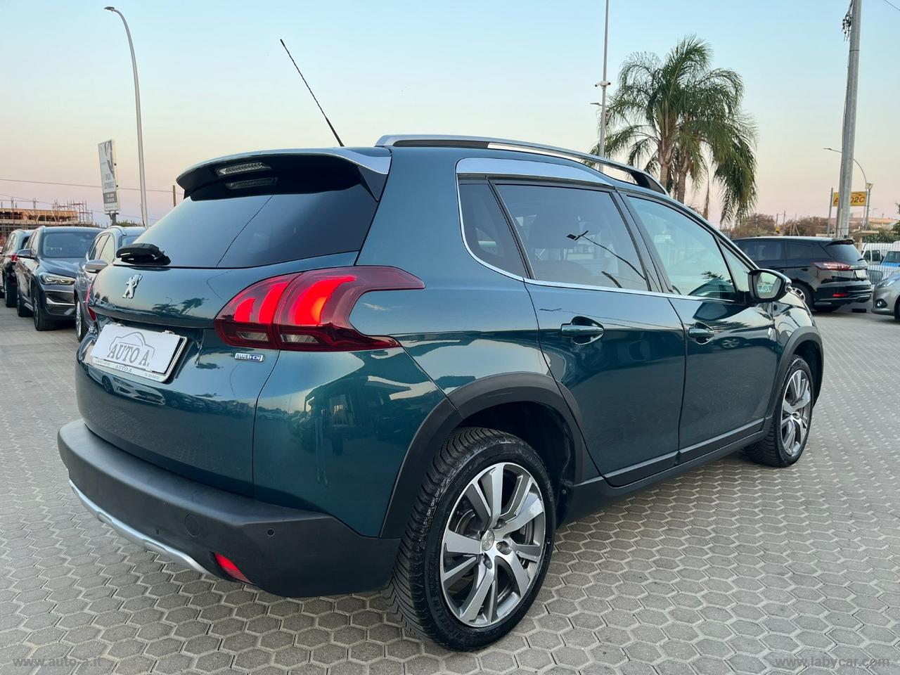 PEUGEOT 2008 BlueHDi 120 S&S Crossway
