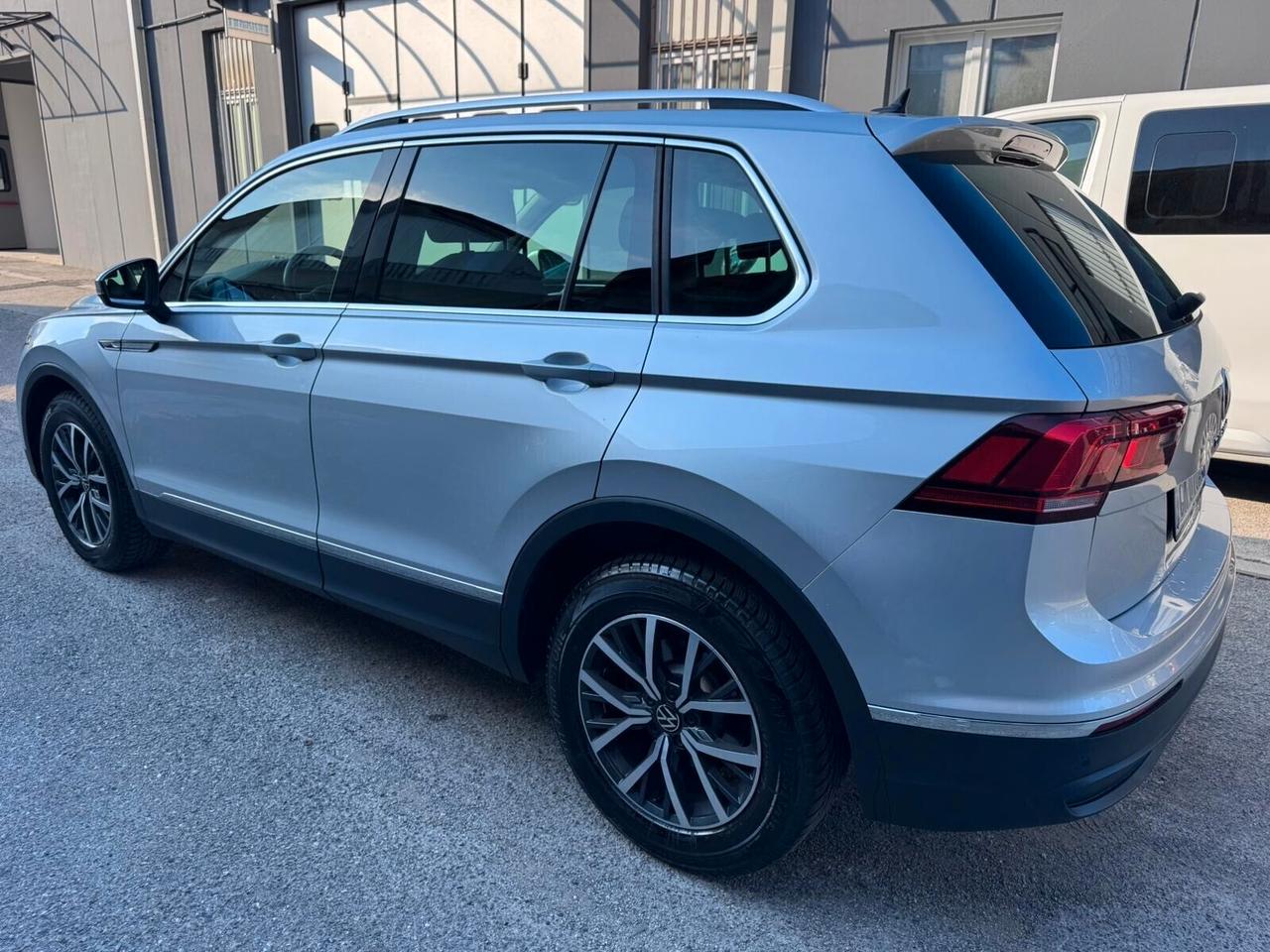 Volkswagen Tiguan 2.0 TDI 150 CV SCR DSG Elegance*EURO6