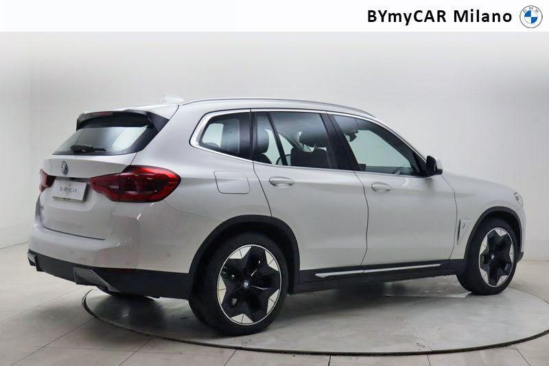 BMW iX3 BEV Impressive