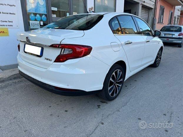 Fiat Tipo Berlina 1.6 120 cv LOUNGE ALCANTARA 2017