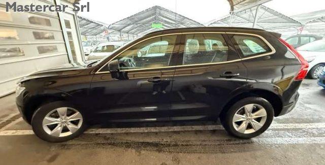 VOLVO XC60 XC60 II 2022 2.0 b4 Momentum Pro auto - GG102RJ