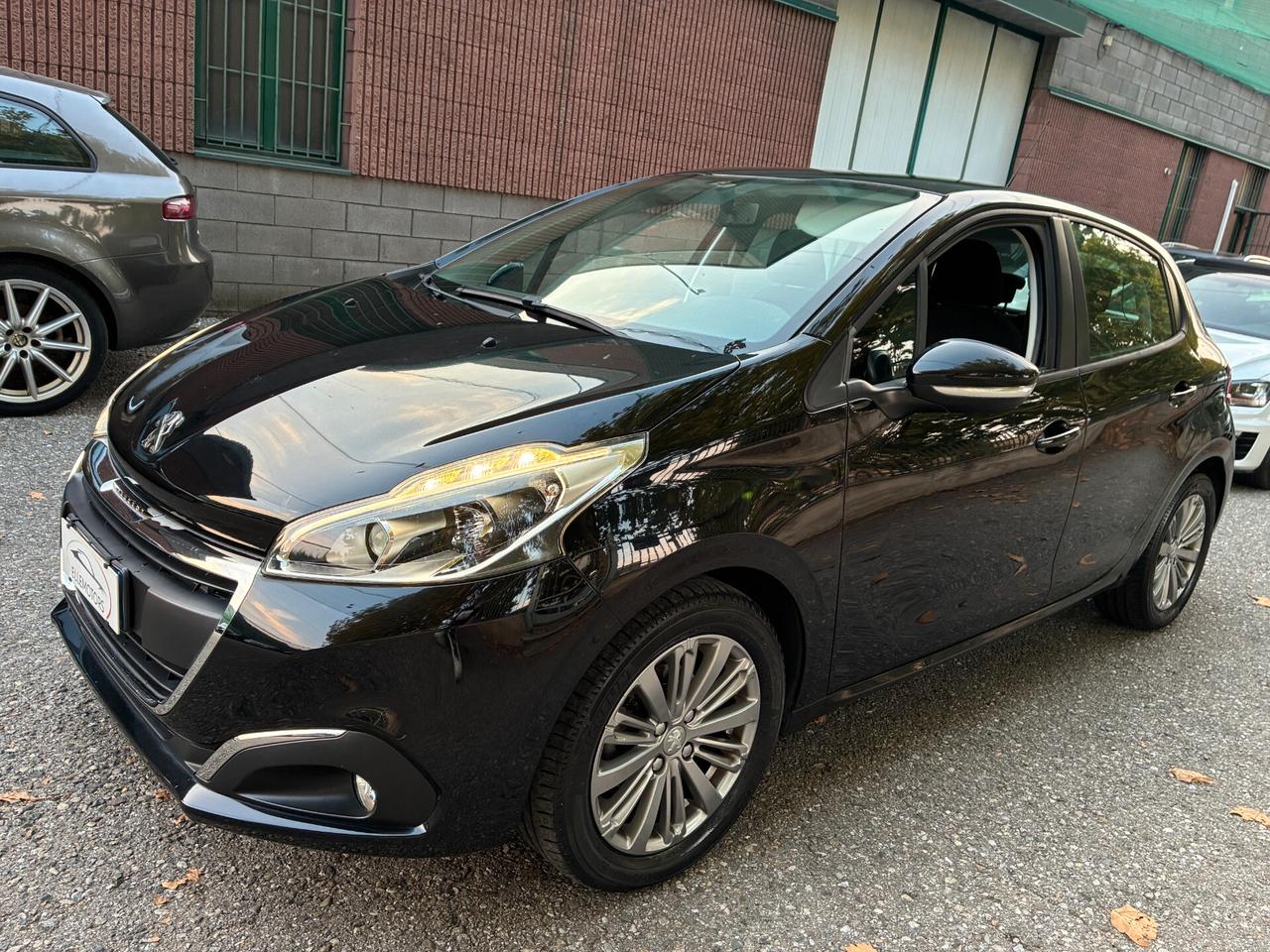 PEUGEOT 208 SOLO 29.813KM