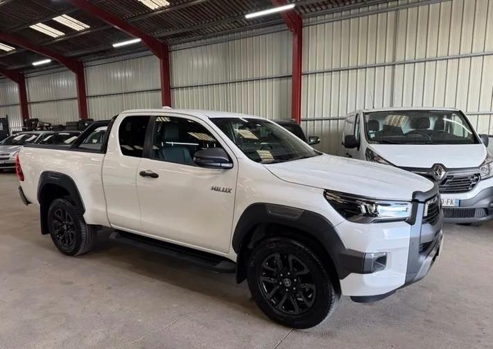 Toyota Hilux 2.8 D-4D 2WD 2 porte Chassis & Cab Active Aut. Invincibile