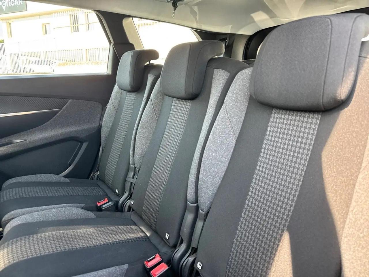 Peugeot 5008 BlueHDi 130 S&S EAT8 Active Pack