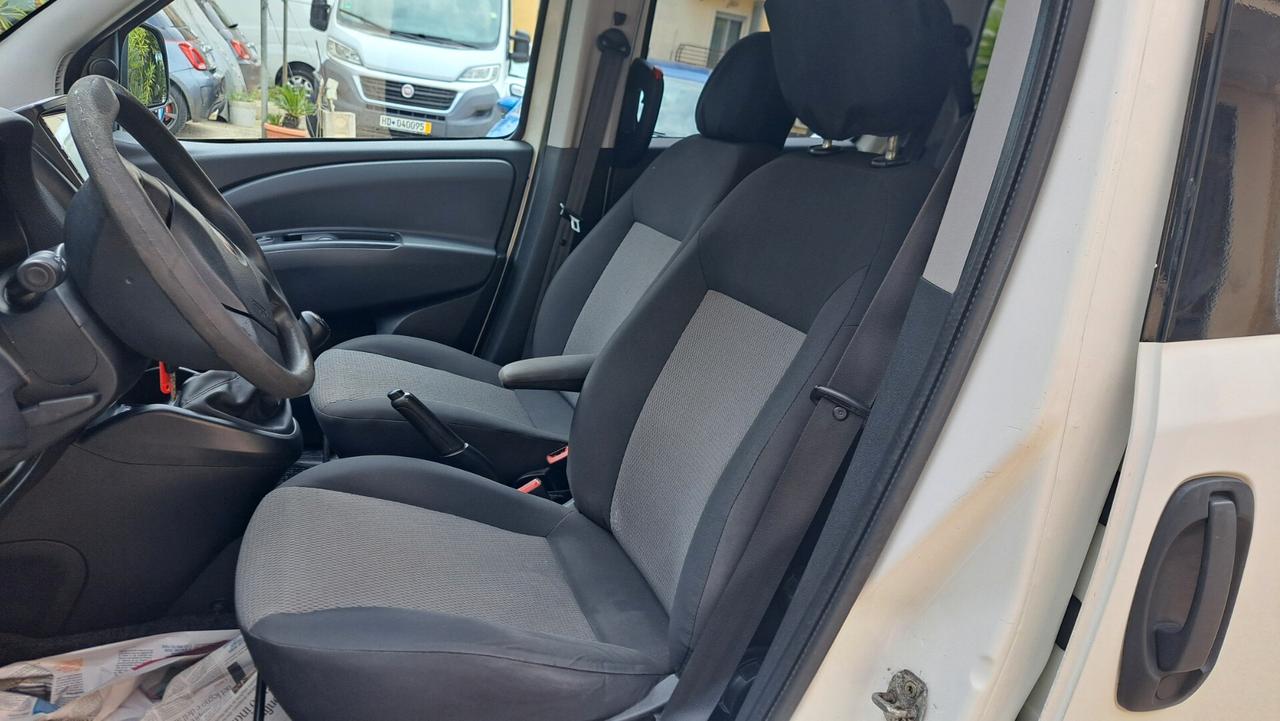 Fiat doblo 1.3 5 posti autocarro diesel gancio traino