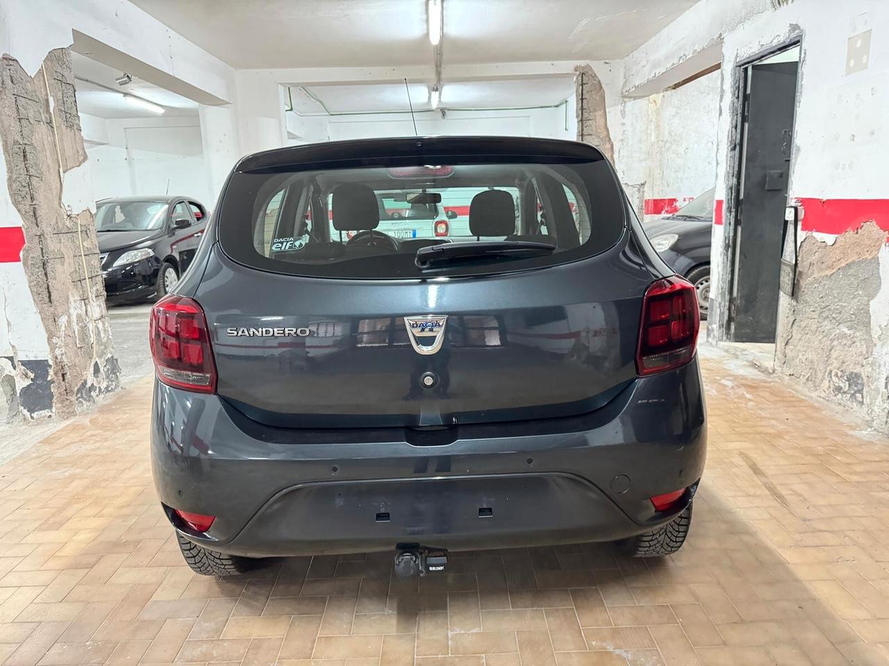 Dacia Sandero 1.0 Laureate NEOPATENTATI – Km Certificati – Garanzia 12 Mesi