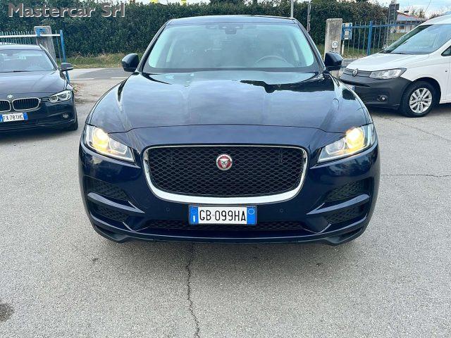 JAGUAR F-Pace 2.0d i4 Pure 180cv auto my20 - GB099HA