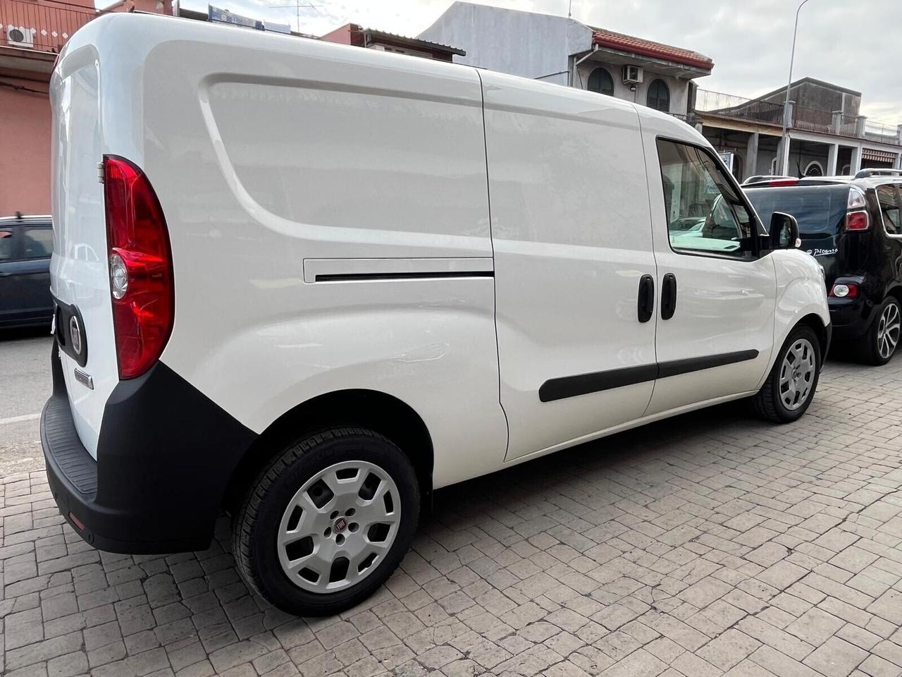 Fiat Doblo 1.6 MJT 105CV PL-TN Cargo MAXI Lounge DOPPIA PARTE LATERALE