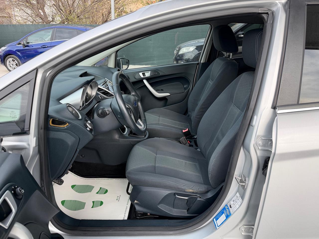 Ford Fiesta 1.4 TDCi 70CV 5 porte Titanium