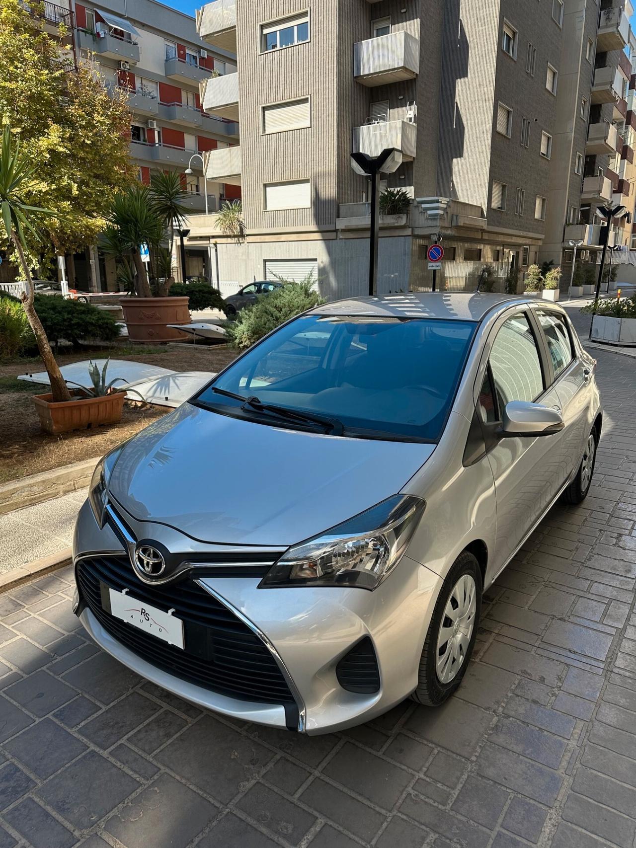 Toyota Yaris 1.0 5 porte Active