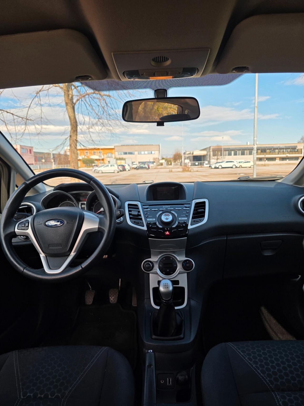 Ford Fiesta 1.4 TDCi 70CV 5 porte Titanium