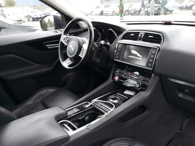 Jaguar F-Pace 2.0 D 180 CV AWD Pure