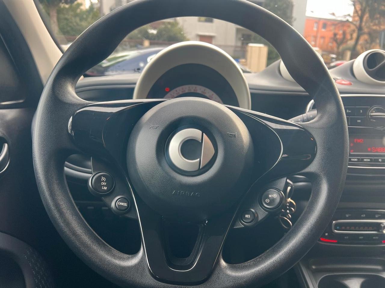 SMART FORFOUR 70 1.0 TWINAMIC PASSION AUTOM. NEOP.