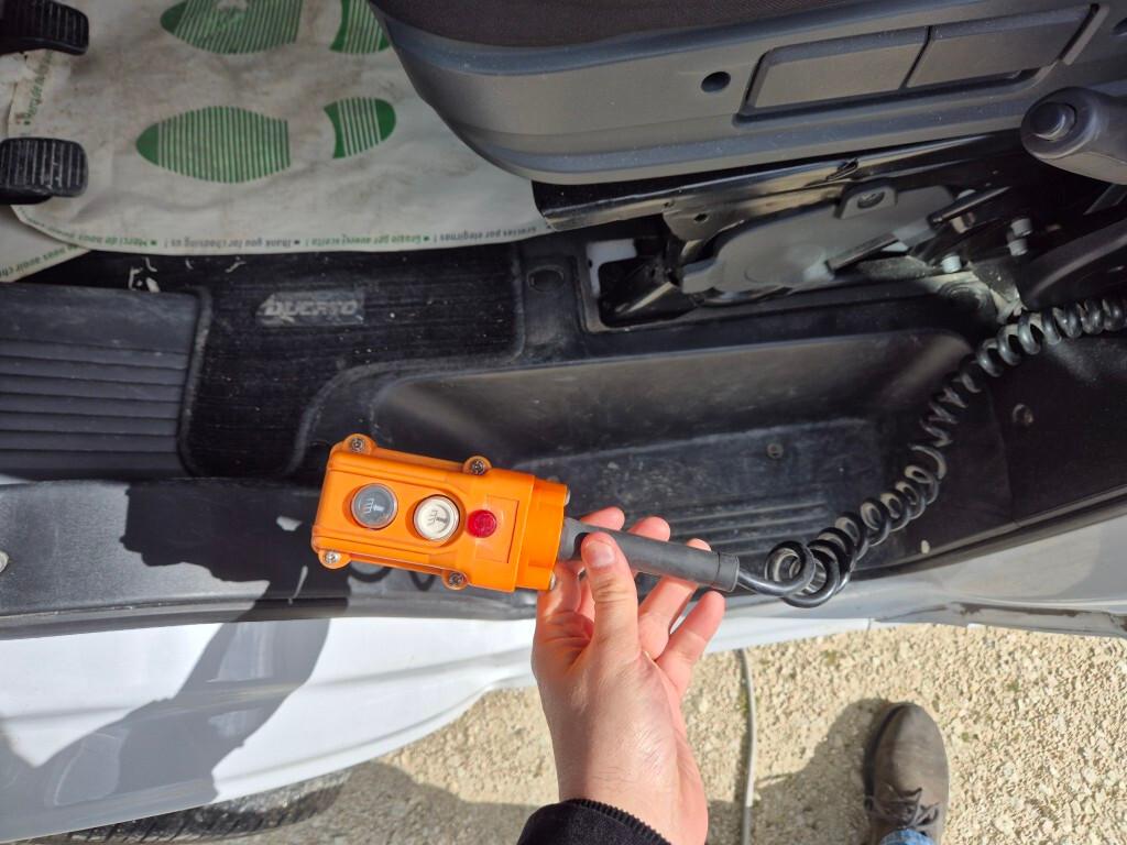 Fiat DUCATO 2.3 MJTD 130CV RIBALTABILE TRILATERALE