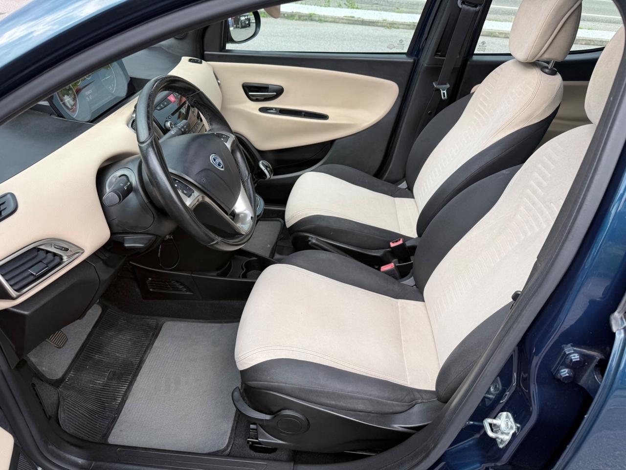 Lancia Ypsilon 1.3 MJT 16V 95 CV 5 porte S&S 30th Anniversary