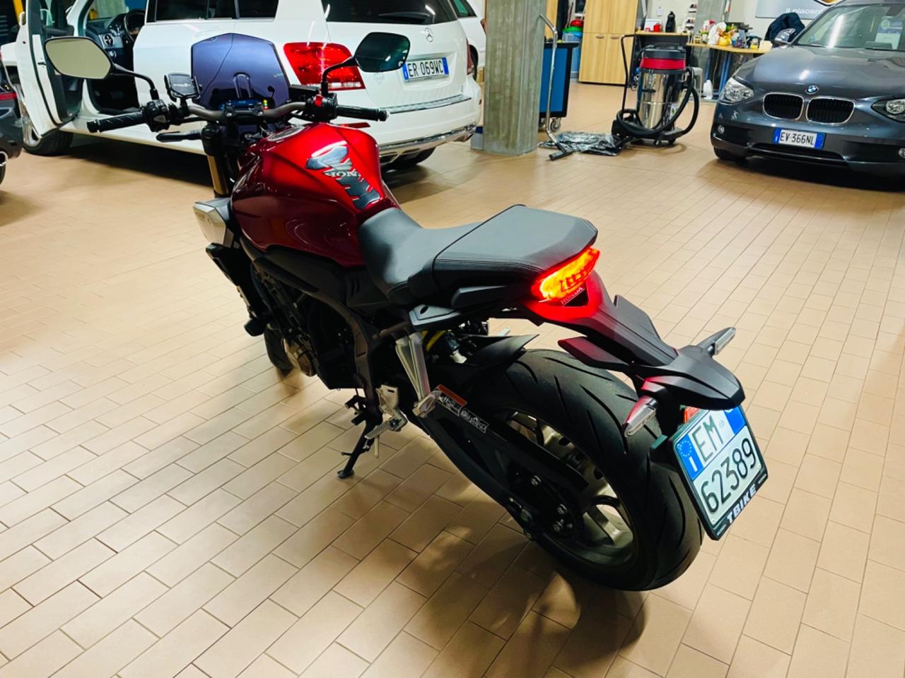 Honda CB650R - 22.000km