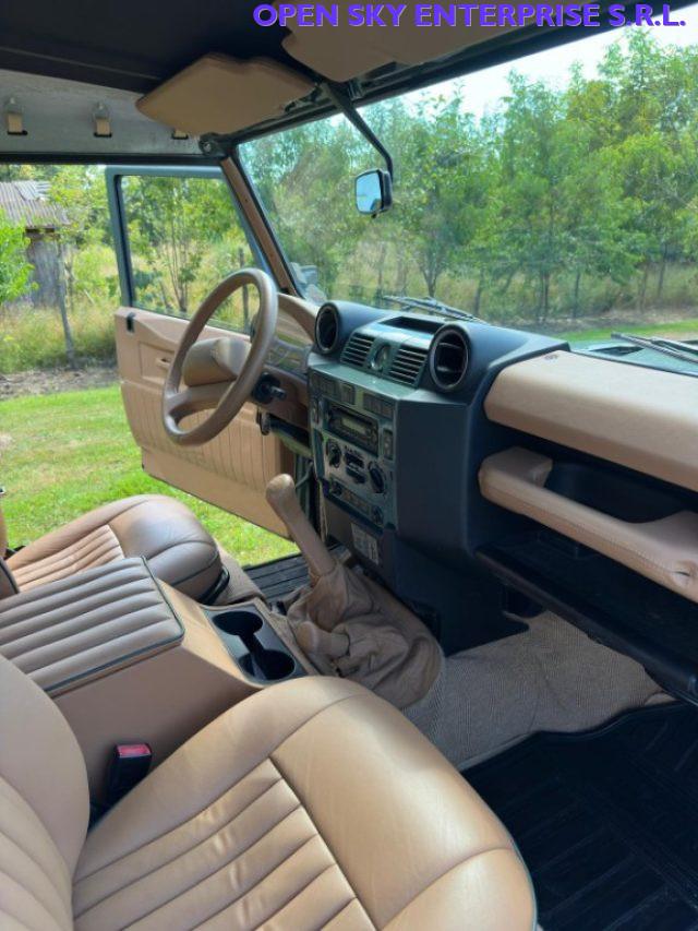 LAND ROVER Defender 90 2.2 TD4 Soft top N1 SAFARI EDITION