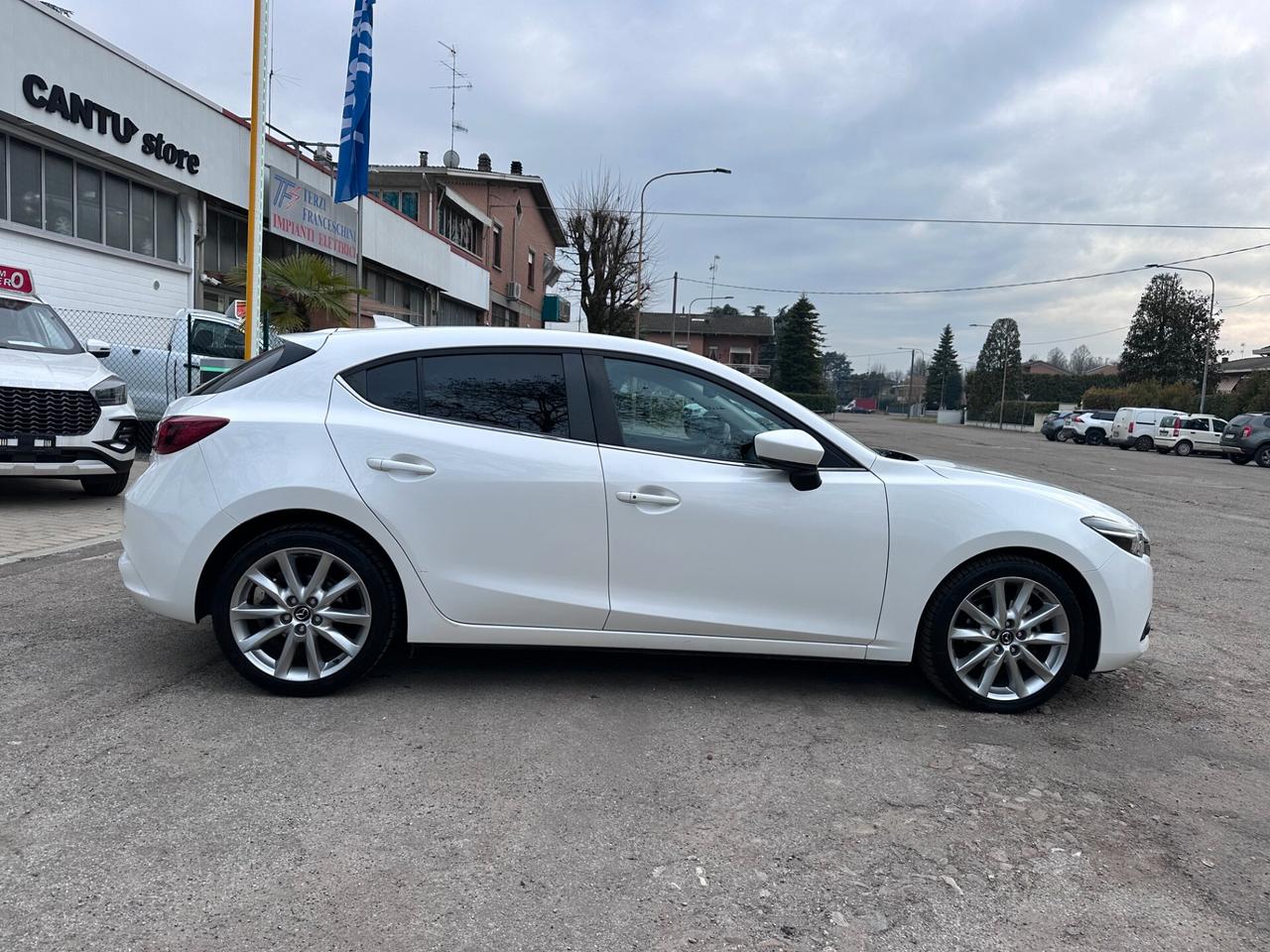 Mazda3 1.5 Skyactiv-D Exceed