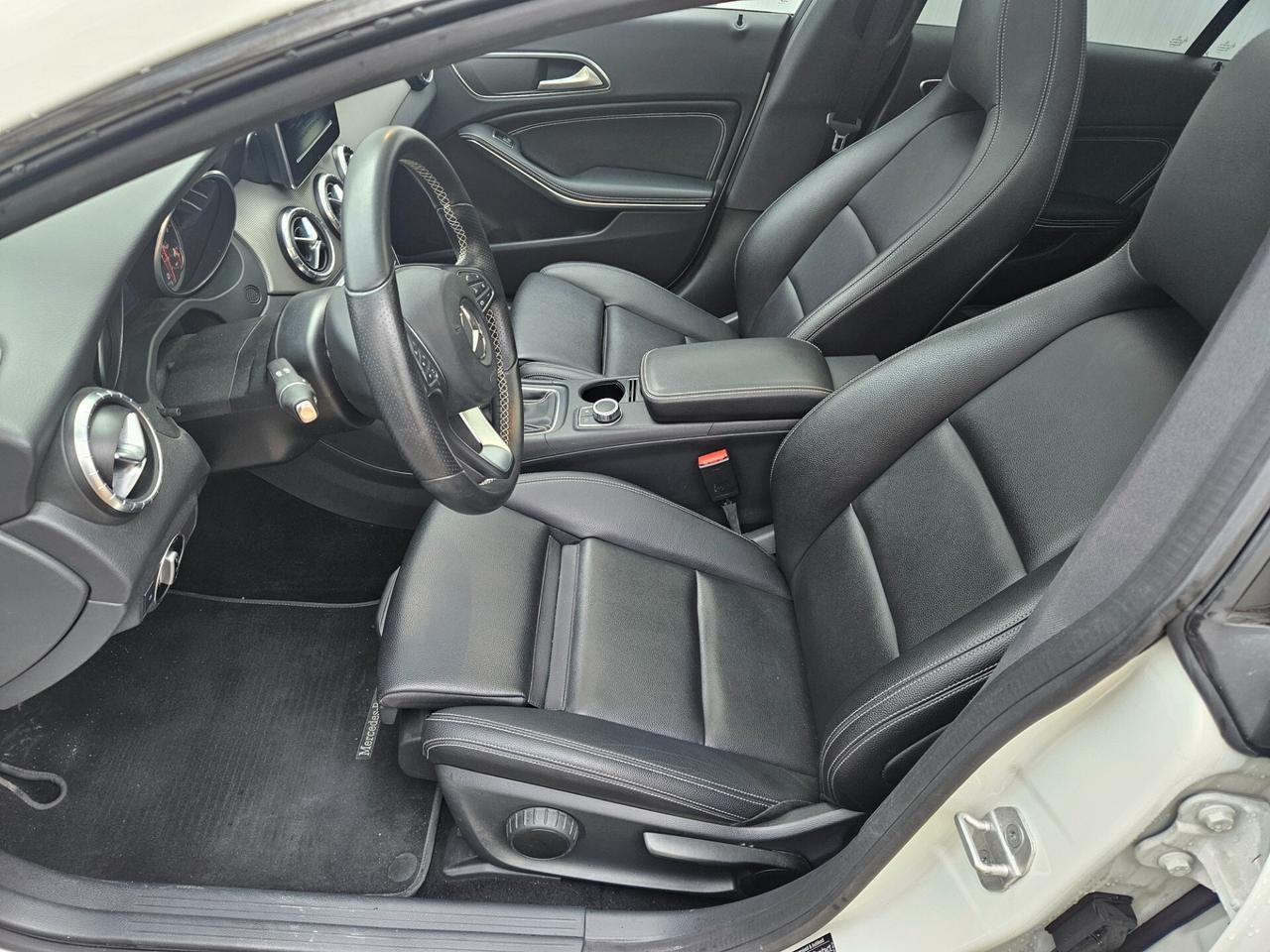 Mercedes-benz CLA 180 Premium