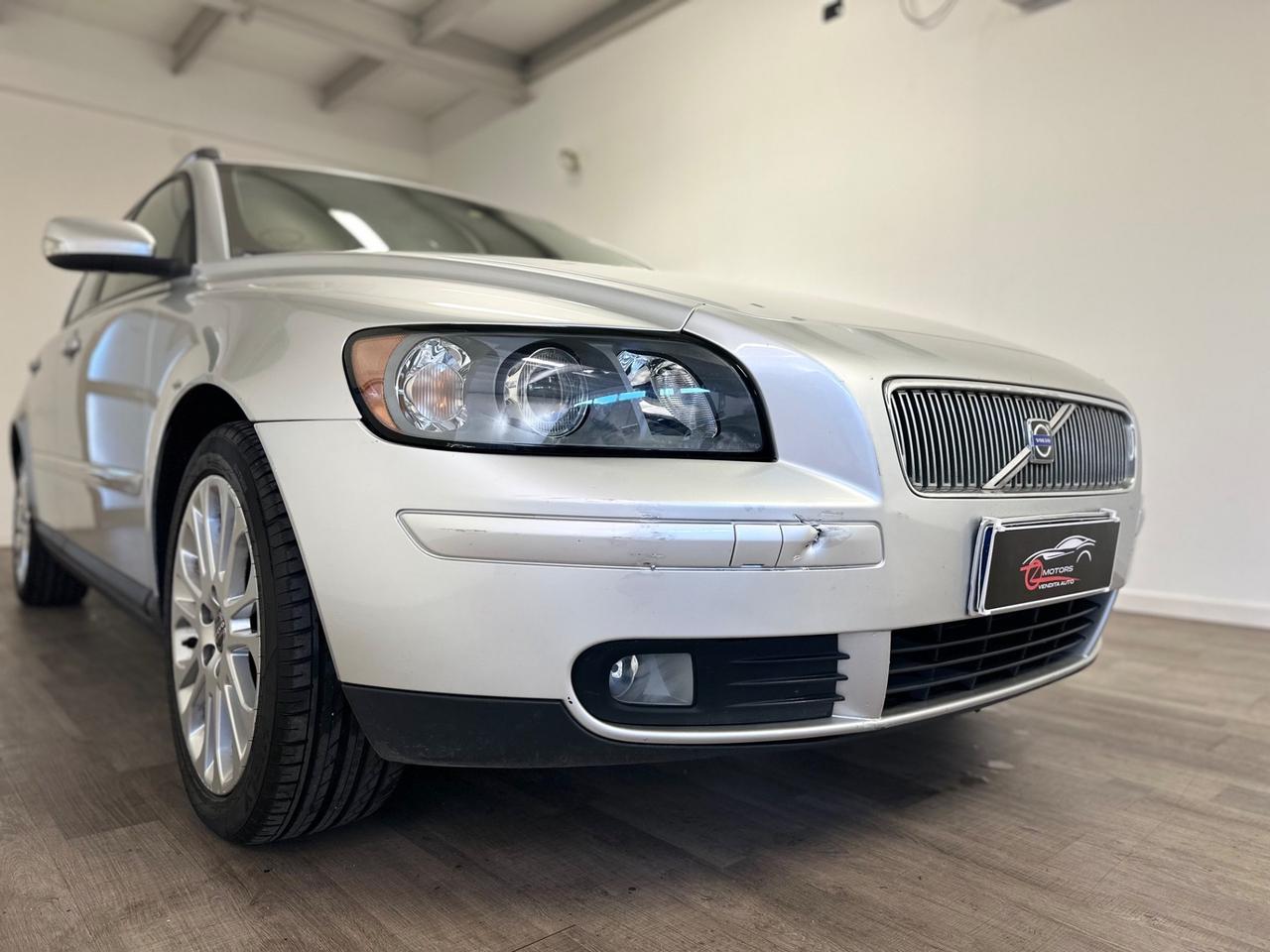 Volvo V50 2.4 D5 cat aut. Momentum AUTOMATICA