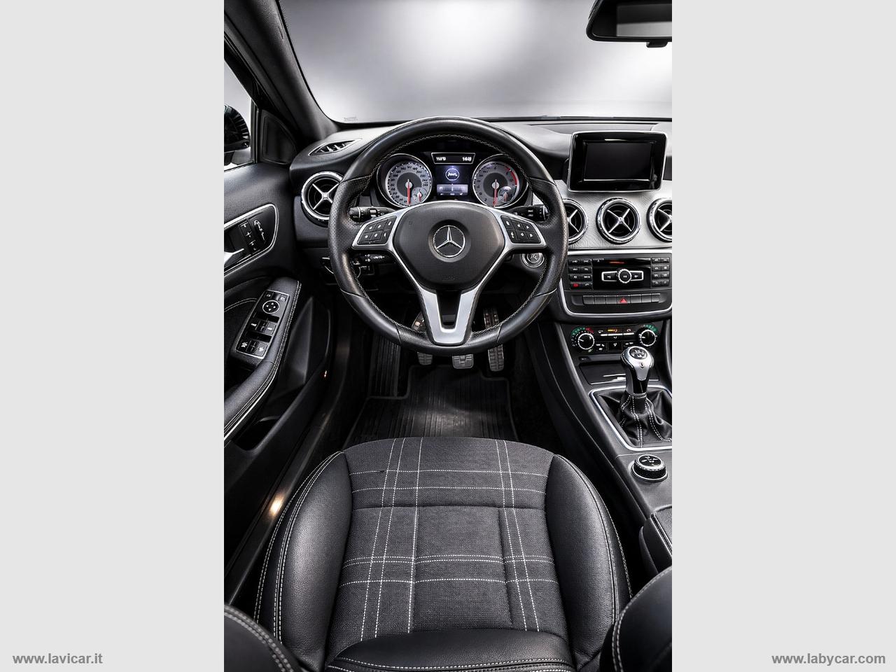 MERCEDES-BENZ GLA 180 d Premium