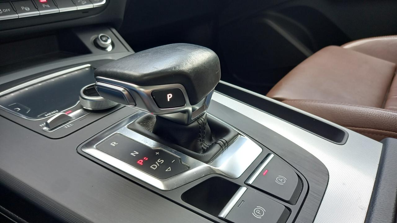 Audi Q5 2.0 TDI quattro S tronic Business Sport