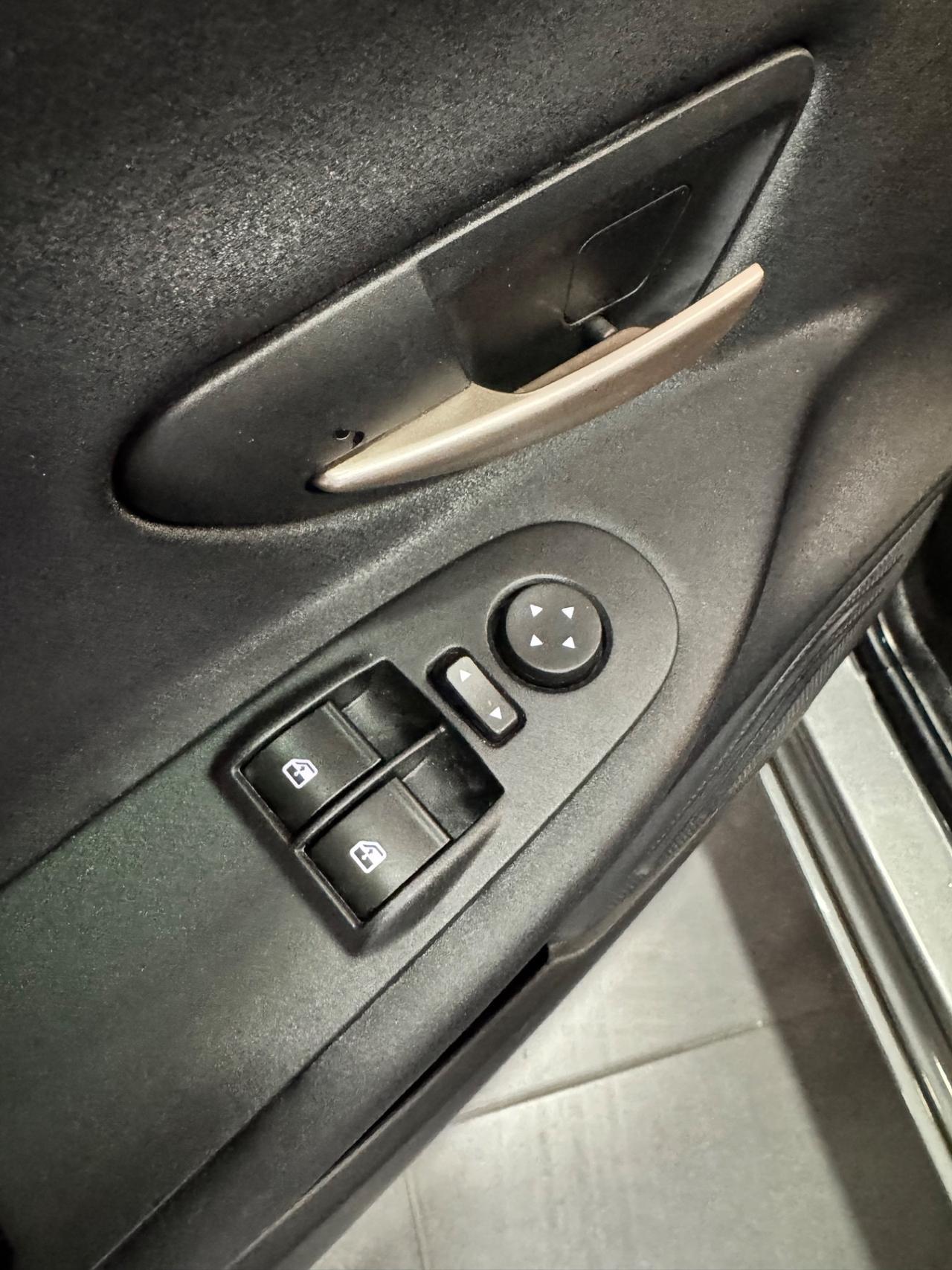 Lancia Ypsilon 1.0 FireFly 5 porte S&S Hybrid Alberta Ferretti