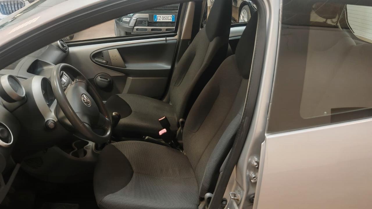 Toyota Aygo 1.0 12V VVT-i 5P Sol