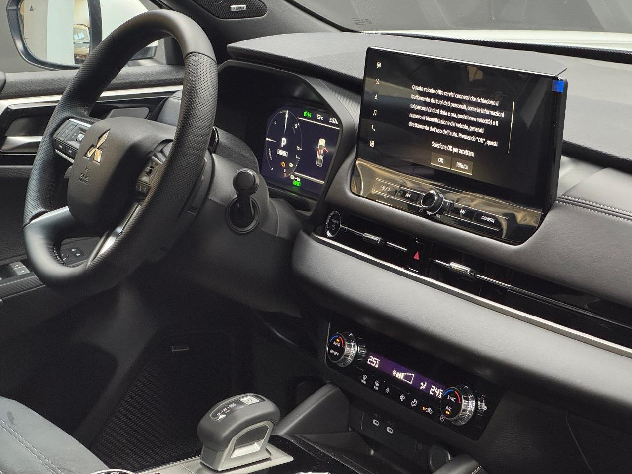 Mitsubishi Outlander 2.4 phev Intense con 8 Anni di Garanzia