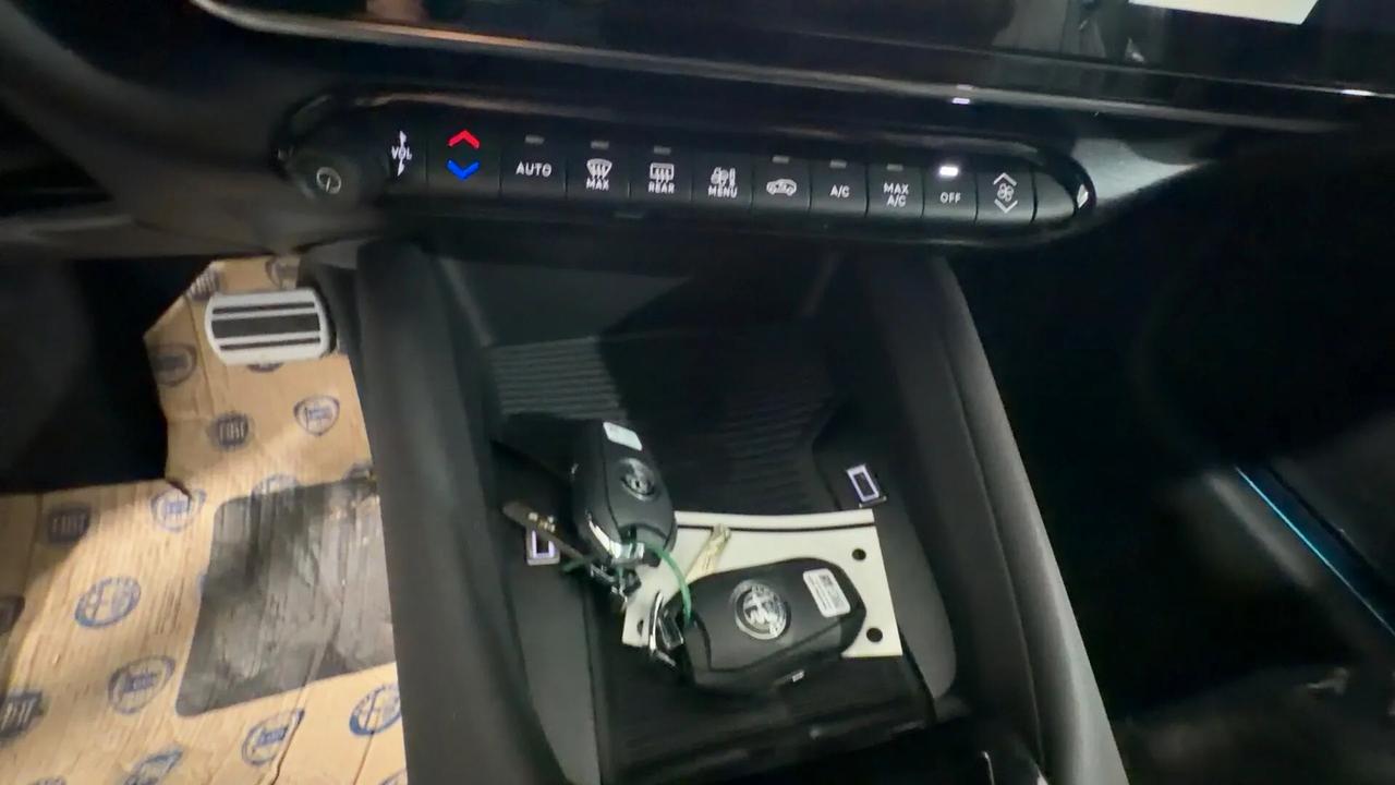 Alfa Romeo Junior 1.2 145 CV Hybrid eDCT6 Speciale KM0