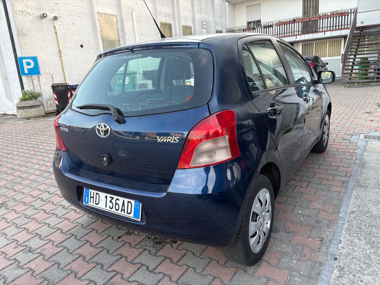 Toyota Yaris 1.0 5 porte Sol