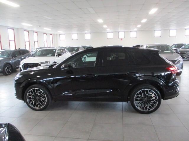 Audi Q3 Blackline 2.0 TDI 150CV S-Tronic