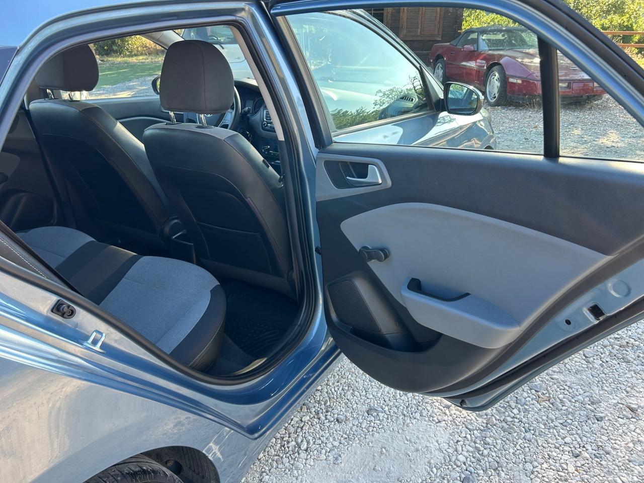 Hyundai i20 1.2 84 CV 5 porte Comfort neopatentati permute