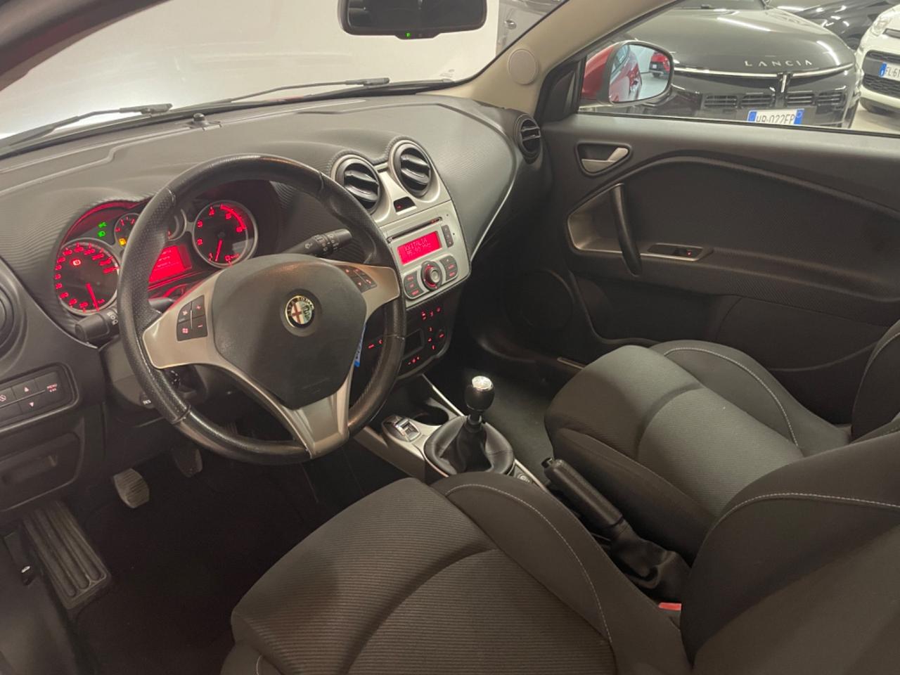 Alfa Romeo MiTo 1.6 JTDm-2 S&S Distinctive Sport Pack