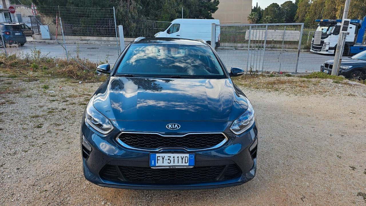 KIA CEED SW 1.6 CRDI 115 CV 2019 ECO BUSINESS CLASS DCT SW (AUTOCARRO) BLUE MET € 8.900,00