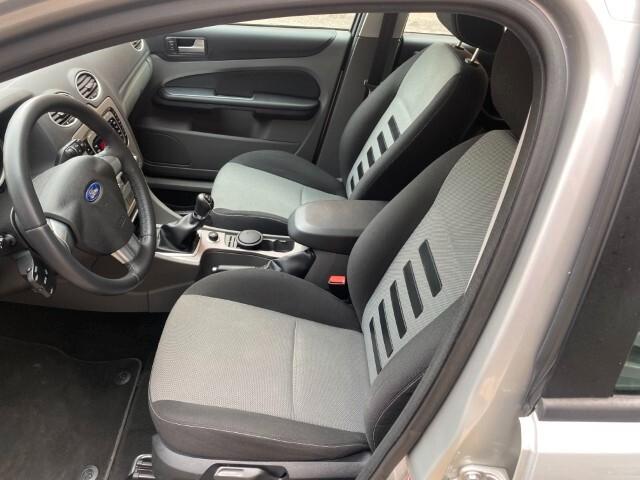 Ford Focus 1.6 5 Porte GPL Titanium
