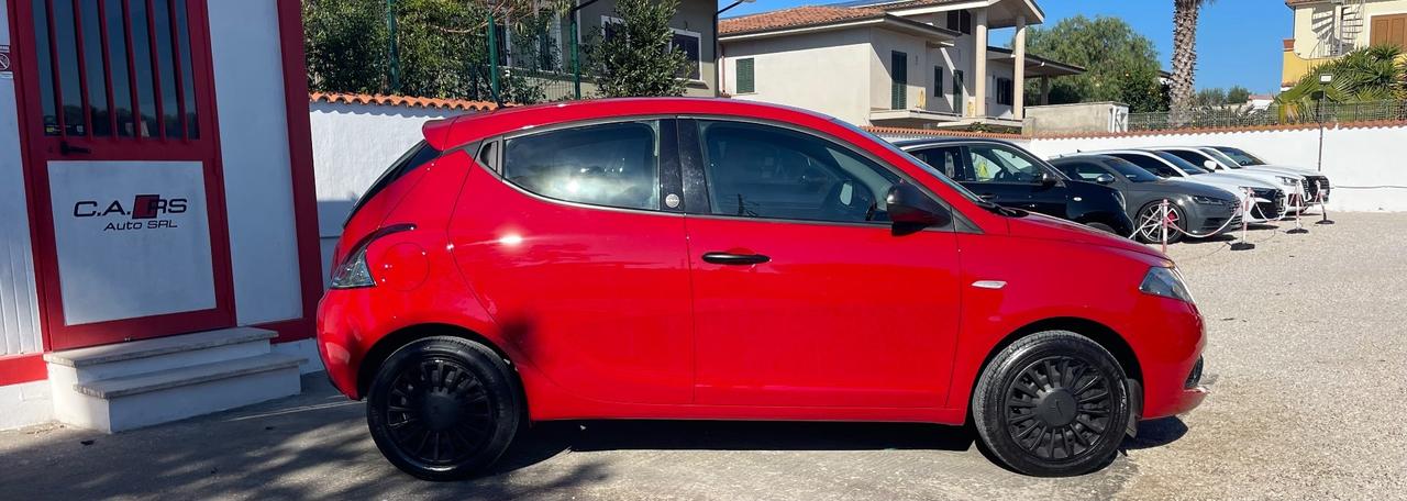 Lancia Ypsilon Ecochic Hybrid 1.0 FireFly 70cv