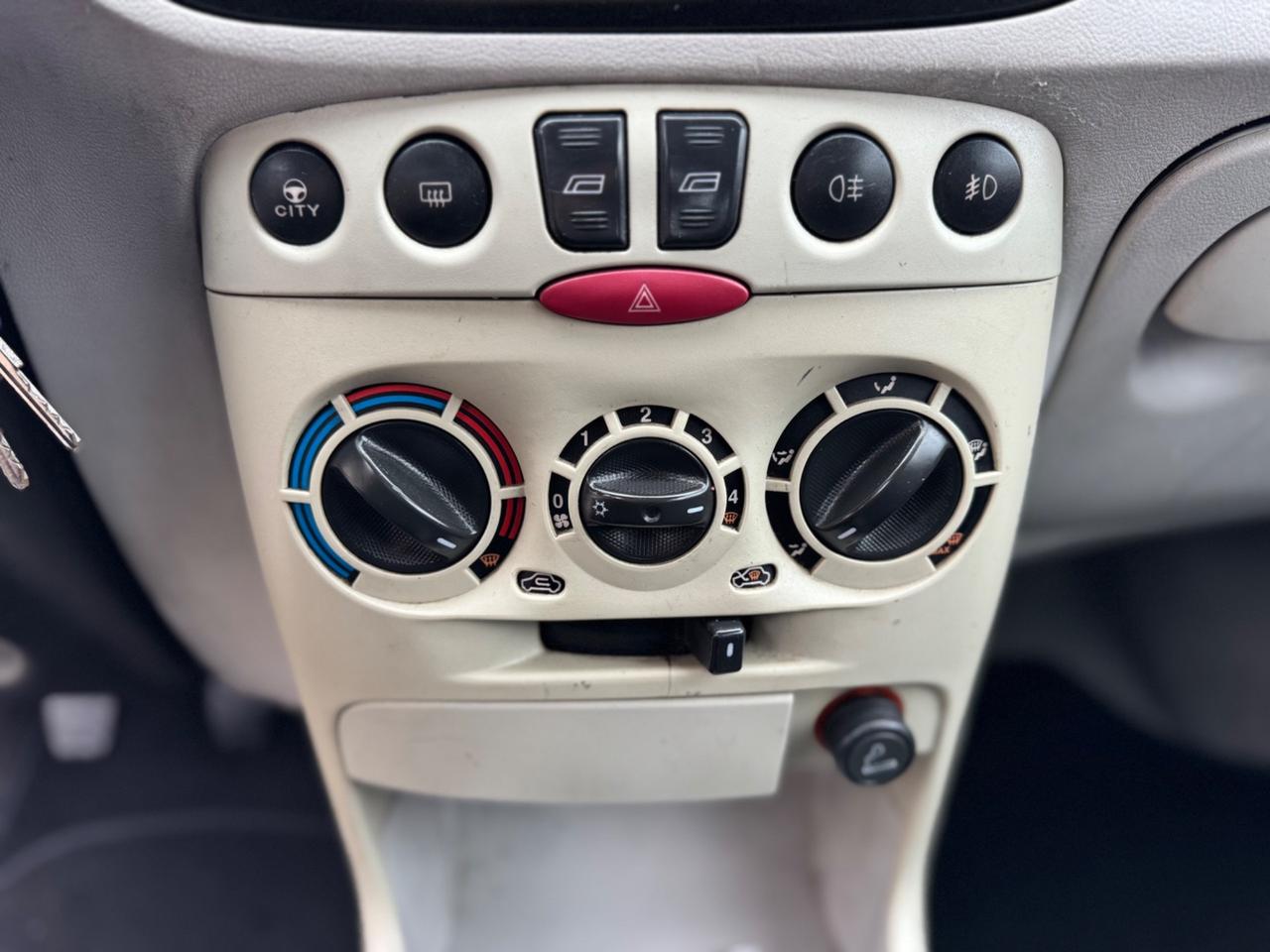 Fiat Punto 1.2 16V 3 porte Emotion GPL