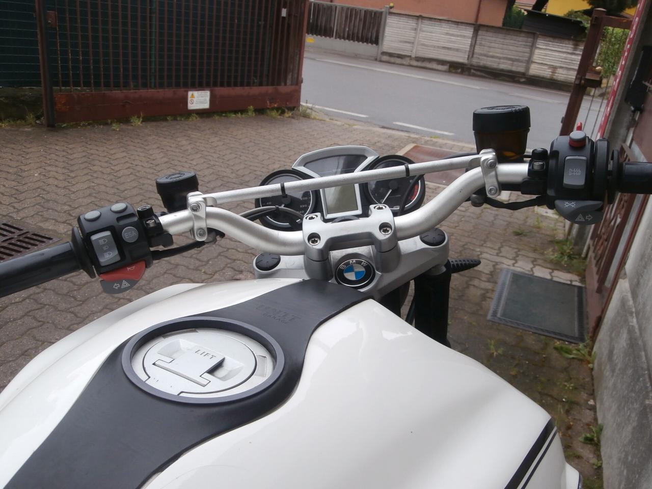 Bmw R 1200 (2011 - 14) passaggio incluso.